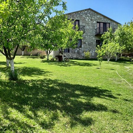 Guest House Ijevan'S Garden Exteriör bild