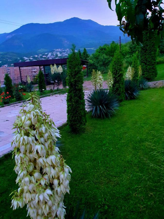Guest House Ijevan'S Garden Exteriör bild