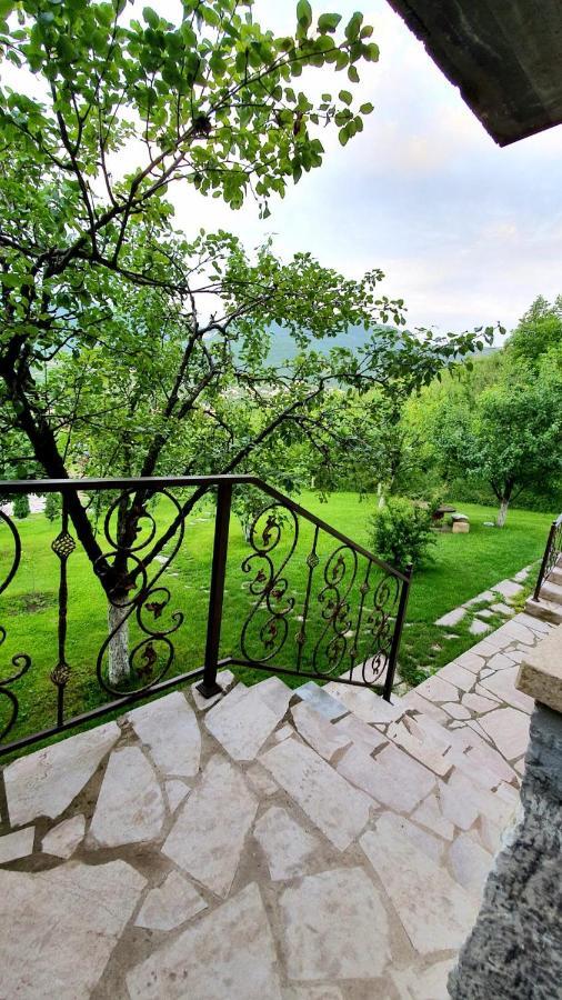 Guest House Ijevan'S Garden Exteriör bild