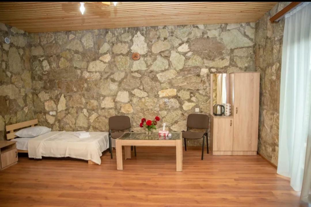 Guest House Ijevan'S Garden Exteriör bild
